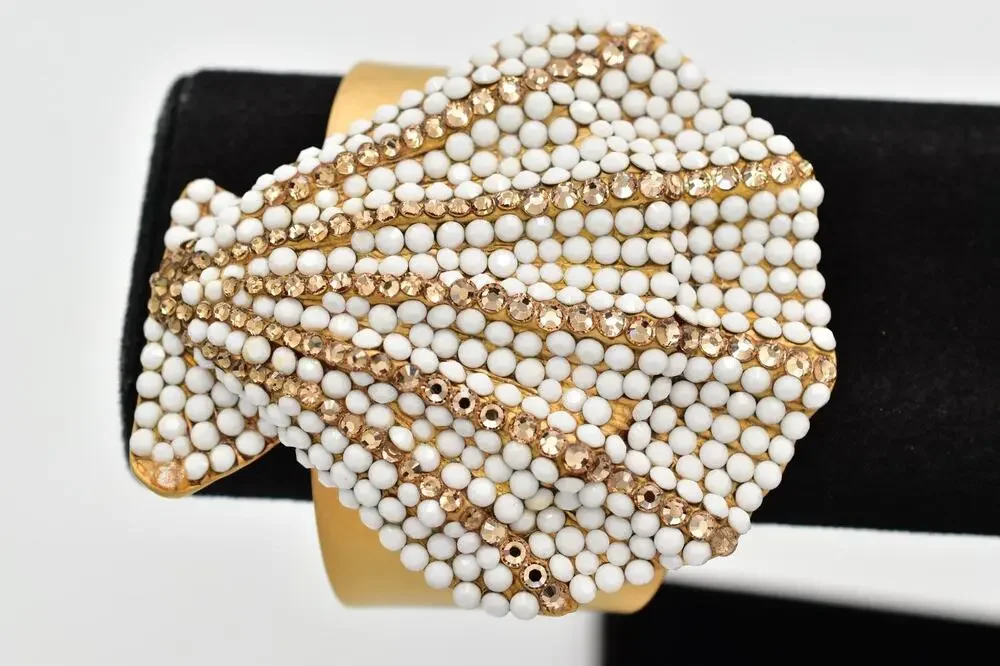 Vintage Crystal Clamshell Seashell Cuff Bangle Bracelet Brushed Gold Heavy Bin4